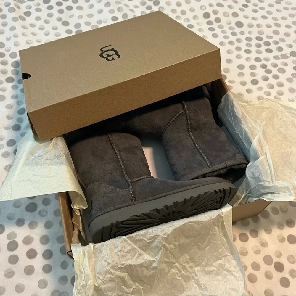 UGG Classic Short II Grey Boots Size 6